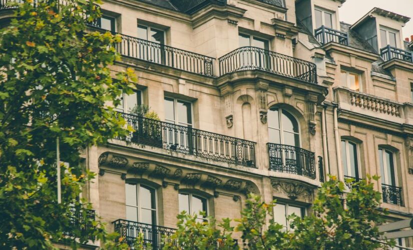 Taxe foncière, taxe d&rsquo;habitation et CFE d&rsquo;un meublé de tourisme en 2026 : combien ça coûte vraiment
